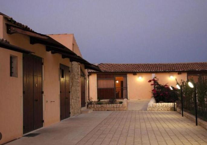 Agriturismo La Fiumara Noto Exterior photo